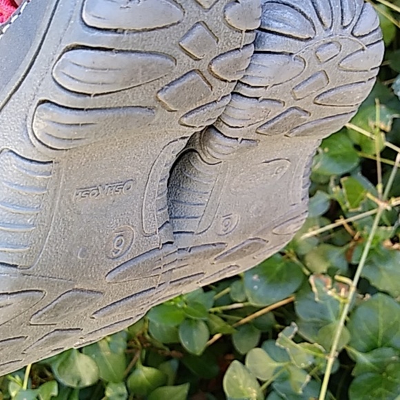 Size:6 OshKosh Closed Toe Shoes - Picture 4 of 6